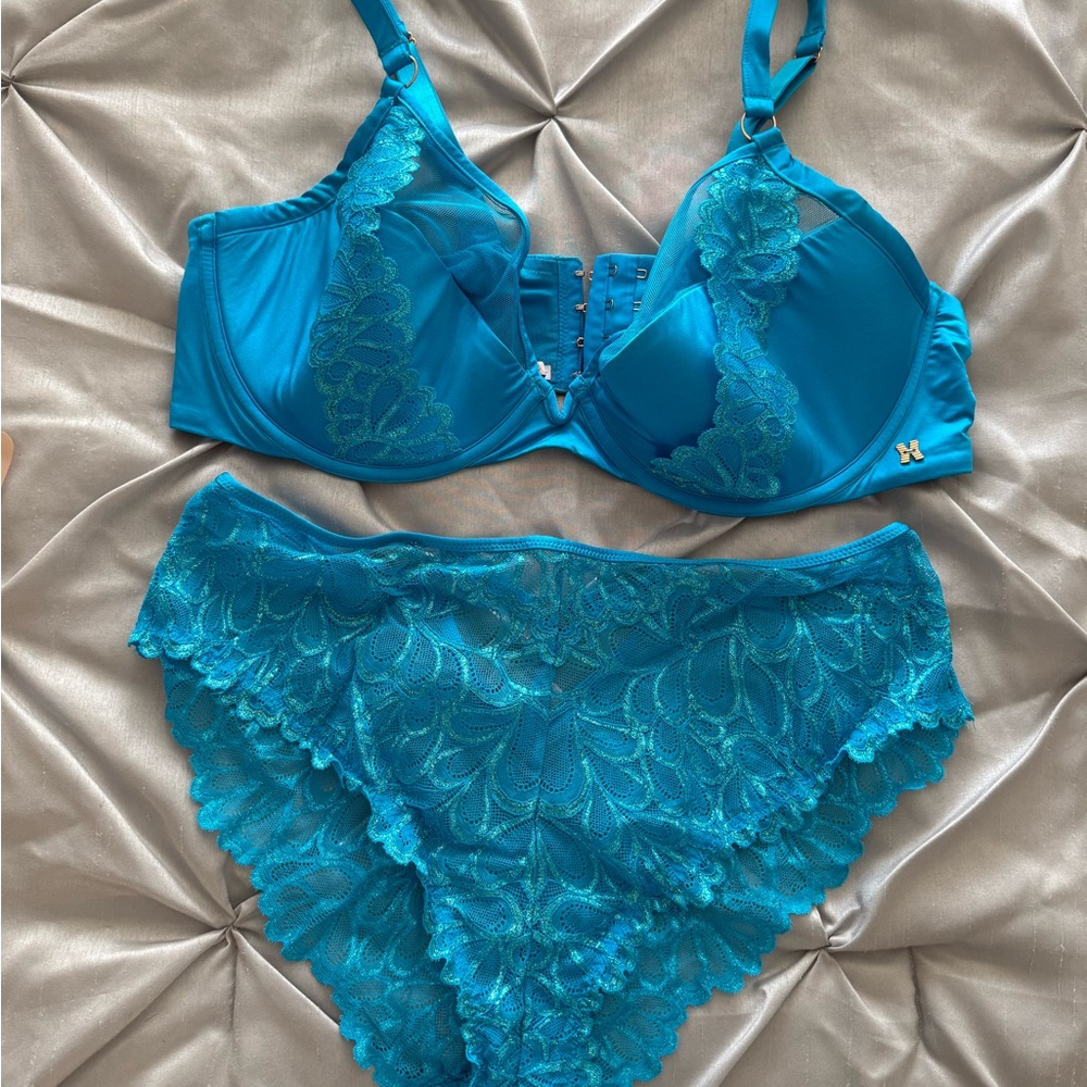 Elegant Blue Lace Lingerie Set
